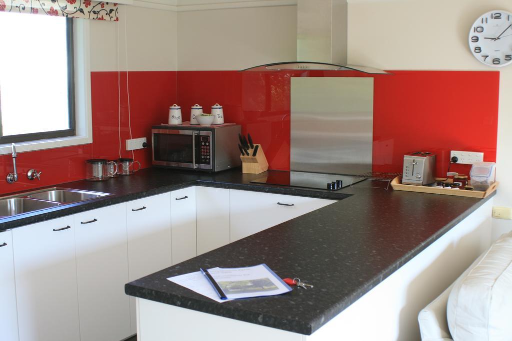 Strathmore Farm B&B Mirboo North ภายนอก รูปภาพ